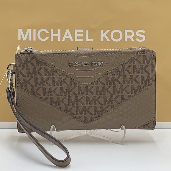 MICHAEL KORS
Dust  MULTI
LG DOUBLE ZIP WRSTLT
Crocodile Leather Snakeskin - Picture 11 of 12